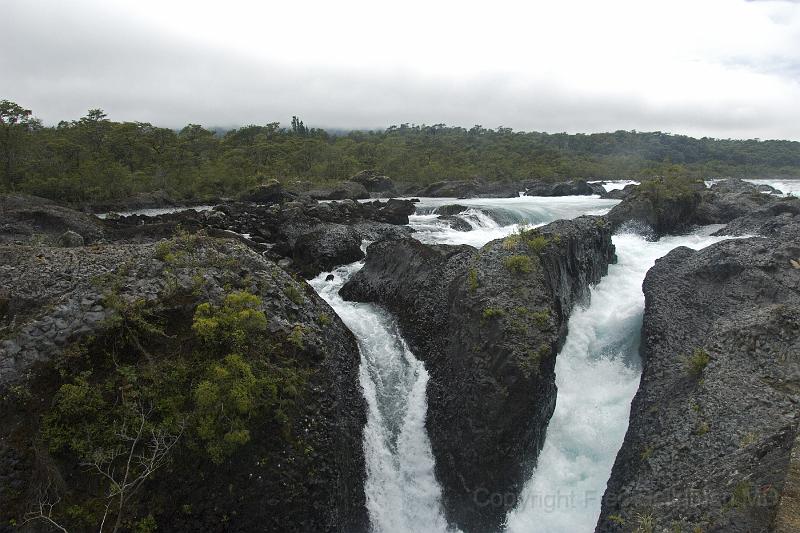 20071219 121006 D2X 4200x2800.jpg - Petrohue River Water Falls, Vicente Perez Rosales National Park, Chile